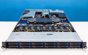 Servidor en Rack RS501A-E12-RS12U 1U 12SFF Barebone con Memoria AMD EPYC de 64 GB, 12 SATA SAS PCIe4.0 para ASU - Product Image 2