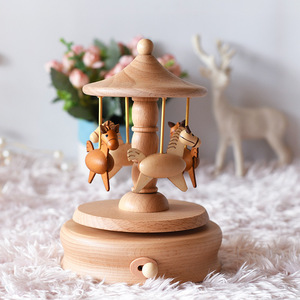 Boîte à musique rotative créative en bois, <span class=keywords><strong>carrousel</strong></span>, grande roue, <span class=keywords><strong>tour</strong></span> <span class=keywords><strong>Eiffel</strong></span>, décoration d'intérieur multi-styles, cadeau d'anniversaire ou <span class=keywords><strong>de</strong></span> Noël pour enfants - Product Image 4