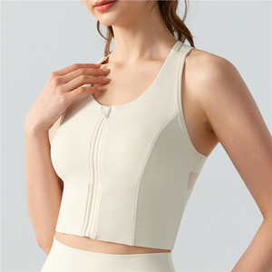 Top Deportivo de Nylon y Spandex Estilo Norteamericano con Tirantes Cruzados y Almohadilla de Soporte para el Pecho, Alta Sujeción para Yoga y Fitness - Product Image 3