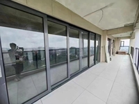 Porte coulissante panoramique haut de gamme en aluminium robuste avec verre trempé pour bâtiment résidentiel haut de gamme