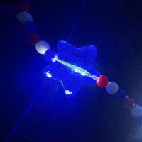 Collier de perles LED en forme d'étoile pour le 4 juillet, lumineux dans le noir, pour fête patriotique, rouge, blanc, bleu, États-Unis, vente en gros