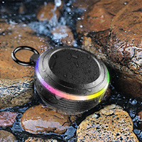 Haut-parleur de douche portable d'extérieur avec microphone radio FM spectacle de lumière IPX7 haut-parleur portable étanche ventouse