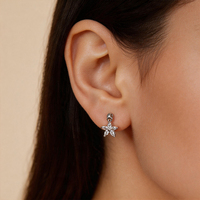 Boucles d'oreilles clous en cuivre à cinq pétales en forme de fleur pour femme, bijoux de piercing à dos plat, accessoires de mode élégants en argent et or