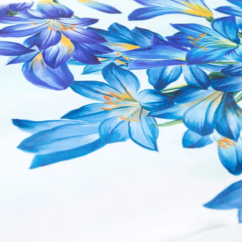 Orquídea azul padrão 100% 40s rayon cetim de alta densidade tecido estampado para senhora vestido toque suave