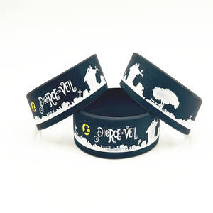 Pulsera de Silicona con el Logotipo de <span class=keywords><strong>BMTH</strong></span>, Música Británica Popular 2024, Grabado en Relieve, Relleno de Color, Impermeable, Pulsera Promocional para Bring Me - Product Image 6