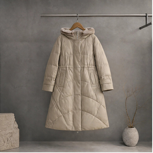 Cappotto in <span class=keywords><strong>Pelle</strong></span> con Cappuccio e Imbottitura in Piuma per Donna, Giacca Lunga con Cintura in Vita e Bordo in Pelliccia di Visone - Product Image 2