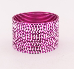 กำไลข้อมือพลาสติกเคลือบเงาเมทัลลิกขนาด 94 98 เกจ หลายร้อยสี คอลเลคชั่นเครื่องประดับแฟชั่น - Product Image 6