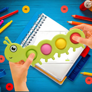 A3743 Jouet sensoriel anti-stress mural en silicone en forme de ver, avec boutons à presser, feux de circulation et bulles, jouet éducatif pour enfants - Product Image 2