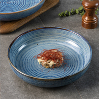Assiette de service plate ronde en céramique bleue de haute qualité, en porcelaine japonaise, pour artistes, en gros, pour hôtels et restaurants