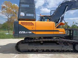 Excavatrices Hyundai 220 d'occasion certifiées CE EPA, provenant de Corée du Sud, capacité de 22 tonnes, avec moteur Cummins et accessoire de préhension. - Product Image 3