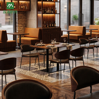 Tabouret de bar commercial durable avec structure métallique robuste, siège rembourré, dossier en bois courbé, écologique, style rétro pour café