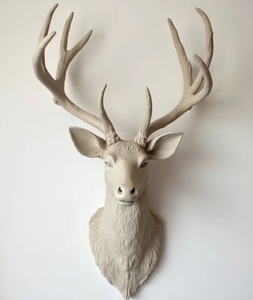 Tête <span class=keywords><strong>de</strong></span> <span class=keywords><strong>cerf</strong></span> <span class=keywords><strong>de</strong></span> simulation réaliste murale personnalisée, sculpture artisanale exquise en résine, décoration <span class=keywords><strong>de</strong></span> la marque XiBiao - Product Image 1