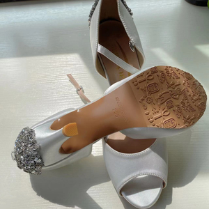 Sandalias de Tacón de 8.5cm con Cristales de Lujo para Mujer, Tela Satén, Color Marfil, Zapatos de Novia con Cristales - Product Image 4