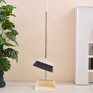 Ensemble <span class=keywords><strong>balai</strong></span> et pelle YISHUA Factory avec manche long en métal, poils en PET doux, pour le nettoyage des sols de la cuisine et de la maison - Product Image 2