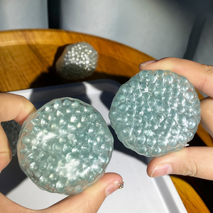 Jouet Squishy Ultra-Doux Dégradé Effet Glacier, Balle en Verre Squishy pour la Relaxation et l'Entraînement de la Force des Mains avec Son ASMR Apaisant - Product Image 5