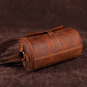 Sac bandoulière cylindrique vintage en cuir Crazy Horse pour homme, en cuir de vachette véritable, léger et imperméable - Product Image 2