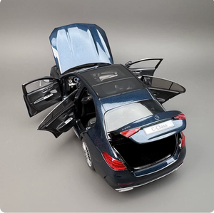 Modèle de voiture en métal moulé sous pression NZG 2022 1:18 Benz <span class=keywords><strong>MB</strong></span> Classe C 220V pour collectionneurs et cadeaux pour les concessionnaires 4S - Product Image 3