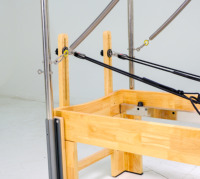 Reformer Pilates 3-en-1 en chêne écologique, design réglable pour studio, salle de sport à domicile et entraînement de renforcement du tronc