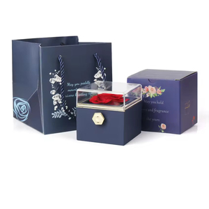Caliente tendencia 2025 mercado chino en línea <span class=keywords><strong>al</strong></span> <span class=keywords><strong>por</strong></span> <span class=keywords><strong>mayor</strong></span> Día DE LA MADRE Natural Real preservado rosas flor eterna joyería caja giratoria - Product Image 1