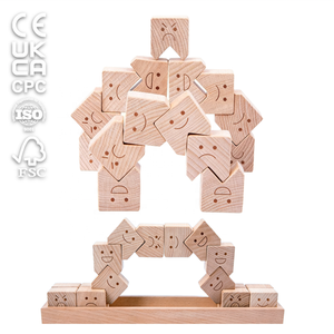 Ensemble de blocs de construction en bois Runwood avec émoticônes mignonnes, jouet éducatif en bois de hêtre gravé au laser avec expressions faciales - Product Image 1