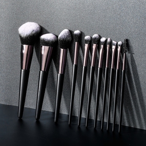 DailyQueen 11 pièces cuivre tube noir poignée mode nouveau Design Unique Offre Spéciale manche en bois ventilateur en gros maquillage brosse ensemble - Product Image 4