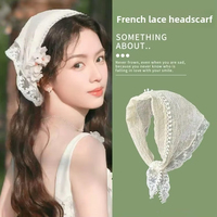 Foulard triangulaire en dentelle de polyester pour femme, fin, d'été, style français vintage, bandana multi-usage, voile, turban, bandeau, léger et respirant
