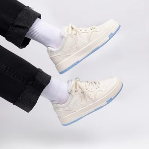 Zapatillas de Skateboarding Casuales de Moda para Mujer 2026, Estilo Deportivo con Cordones y Punta Baja - Product Image 2
