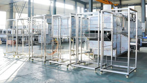 20 pièces/h – Égouttoir suspendu empilable de qualité alimentaire pour le nettoyage, la levée du pain et la décongélation - Product Image 2