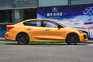 <span class=keywords><strong>Ford</strong></span> <span class=keywords><strong>Focus</strong></span> <span class=keywords><strong>ST</strong></span> <span class=keywords><strong>Line</strong></span> 2022 d'occasion, berline compacte sportive très demandée, idéale pour les trajets quotidiens urbains et les courts déplacements. - Product Image 3