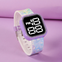 Jam tangan Digital anak Fashion baru 2024 jam tangan Digital lampu LED kustom kotak sederhana olahraga dan gaya kartun