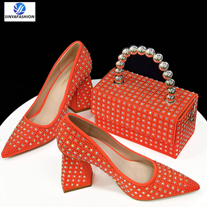 Set di <span class=keywords><strong>scarpe</strong></span> da donna di nuovo stile <span class=keywords><strong>con</strong></span> pietre belle <span class=keywords><strong>scarpe</strong></span> italiane da abbinare alla borsa da donna Set di <span class=keywords><strong>scarpe</strong></span> da festa - Product Image 1