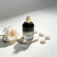 Atomiseur de parfum personnalisé de 50 ml en verre dégradé noir avec bouchons en bois et pompe à vaporisation fine