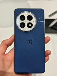 Smartphone mobile original OnePlus 13 5G Octa Core LTE Espagnol/Français Snapdragon 8 6,82 pouces 2K Appareil photo 50MP 6000mAh Sans fil - Product Image 1