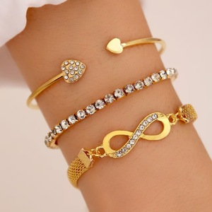 Bracelet porte-bonheur à 8 caractères, ensemble de trois pièces, design créatif rétro simple, nouveau bracelet ouvert en forme de cœur pour femmes - Product Image 4