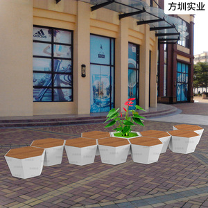 Banc hexagonal en plastique pour centre commercial avec finition imitation bois, siège extérieur durable pour exposition en centre commercial - Product Image 1