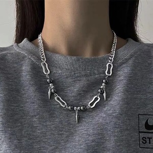 Europa e Stati Uniti hip-hop rivetti scuri giuntura perline in acciaio cubano catena punk goth collane - Product Image 4