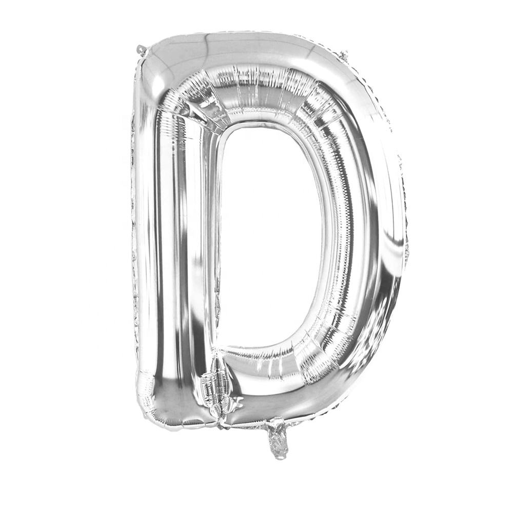 Globo plateado en forma de D
