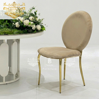 Chaise de banquet de luxe moderne européenne en velours et acier inoxydable pour hôtels, événements, mariages et salles à manger