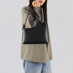Bolsos de diseñador en forma única para mujer, bandoleras negras a la moda, con marco de pu suave, simples y grandes, 2021 - Product Image 3