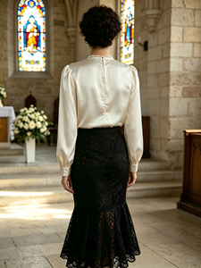 Elegante Blusa Larga de Encaje para Mujer con Cuello en V y Capa Transparente de Manga Larga - Product Image 3