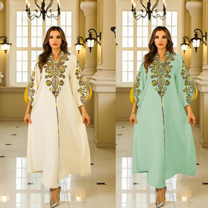 Robes longues pour femmes musulmanes du Moyen-Orient Robes de voyage et de loisirs de style dubaï avec broderie de cordon Mode d'été - Product Image 1