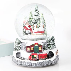 Özelleştirilebilir LED kubbe noel müzikal tren ayı su-reçine hatıra cam heykel modeli su küresi süsler sanat hediyeler - Product Image 1
