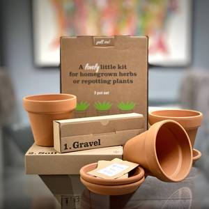 Kit <span class=keywords><strong>de</strong></span> coffret cadeau miniature personnalisé pour jardin d'herbes <span class=keywords><strong>en</strong></span> <span class=keywords><strong>terre</strong></span> cuite Petit <span class=keywords><strong>pot</strong></span> <span class=keywords><strong>de</strong></span> fleurs pour pépinière d'extérieur ou <span class=keywords><strong>de</strong></span> maison Cultivez vos propres herbes - Product Image 4