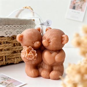 Vela Aromática con Forma de Oso Abrazado, Romántica, con Corazón y Flores, para Decoración de Bodas, Recuerdo para Parejas en San Valentín - Product Image 4