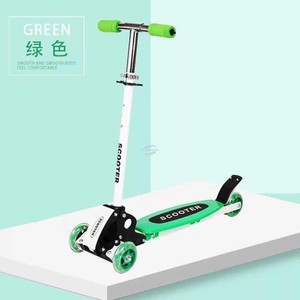 Patinete Infantil Estable de 3 Ruedas, con Diseño Colorido de Grafiti Urbano, Plegable y Ajustable - Product Image 2