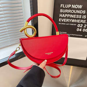 Sac bandoulière en gros, sac à main <span class=keywords><strong>semi</strong></span>-circulaire en cuir PU de créateur, élégant et tendance, sac à l'épaule rigide pour femme, vente chaude - Product Image 4