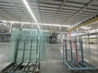Verre trempé ultra-transparent de 5 mm à 15 mm, structure solide, dimensions personnalisables, largement utilisable pour les ateliers et les salles de bain