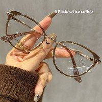 Lunettes anti-lumière bleues de conception d'oeil de chat de Offres Spéciales montures en gros assorties aux nouvelles lunettes anti-bleu de myopie