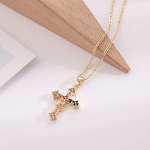 Collier croix étanche plaqué or 18 carats avec diamants CZ, pendentif <span class=keywords><strong>crucifix</strong></span> coloré arc-en-ciel en zircon cubique glacé pour femme, bijoux - Product Image 2