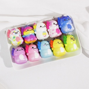 Adorable Cartoon Salamander Slow-Rise Porte-clés Hypoallergénique PU Foam balle anti-stress Mignon compagnon de bureau pour enfants Adultes Garçons Filles - Product Image 4